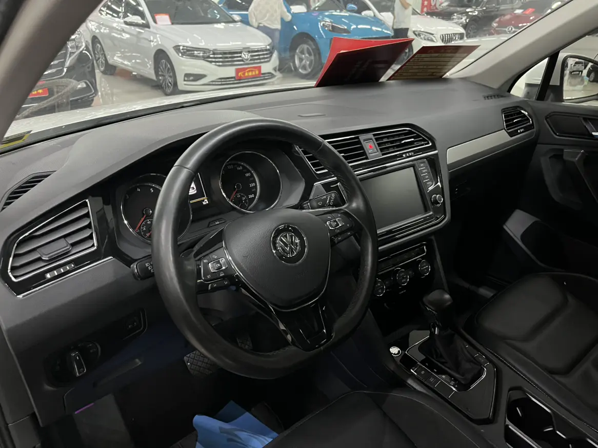 Volkswagen Tiguan L