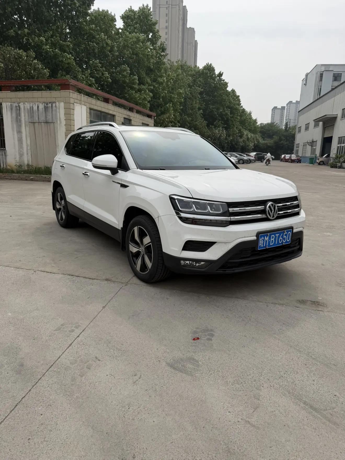 Volkswagen Tharu