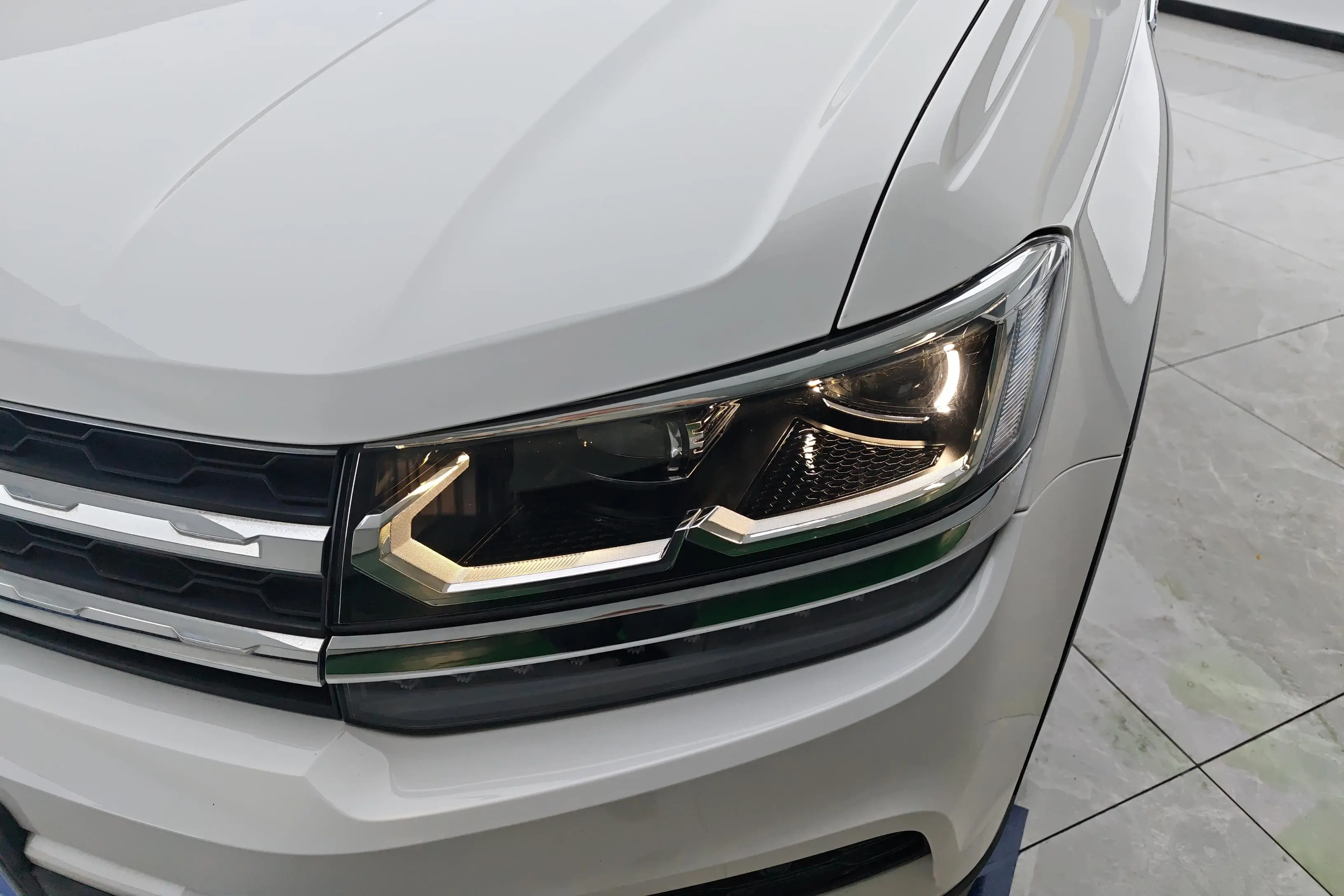 Volkswagen Tharu