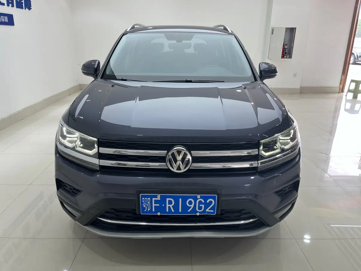 Volkswagen Tharu