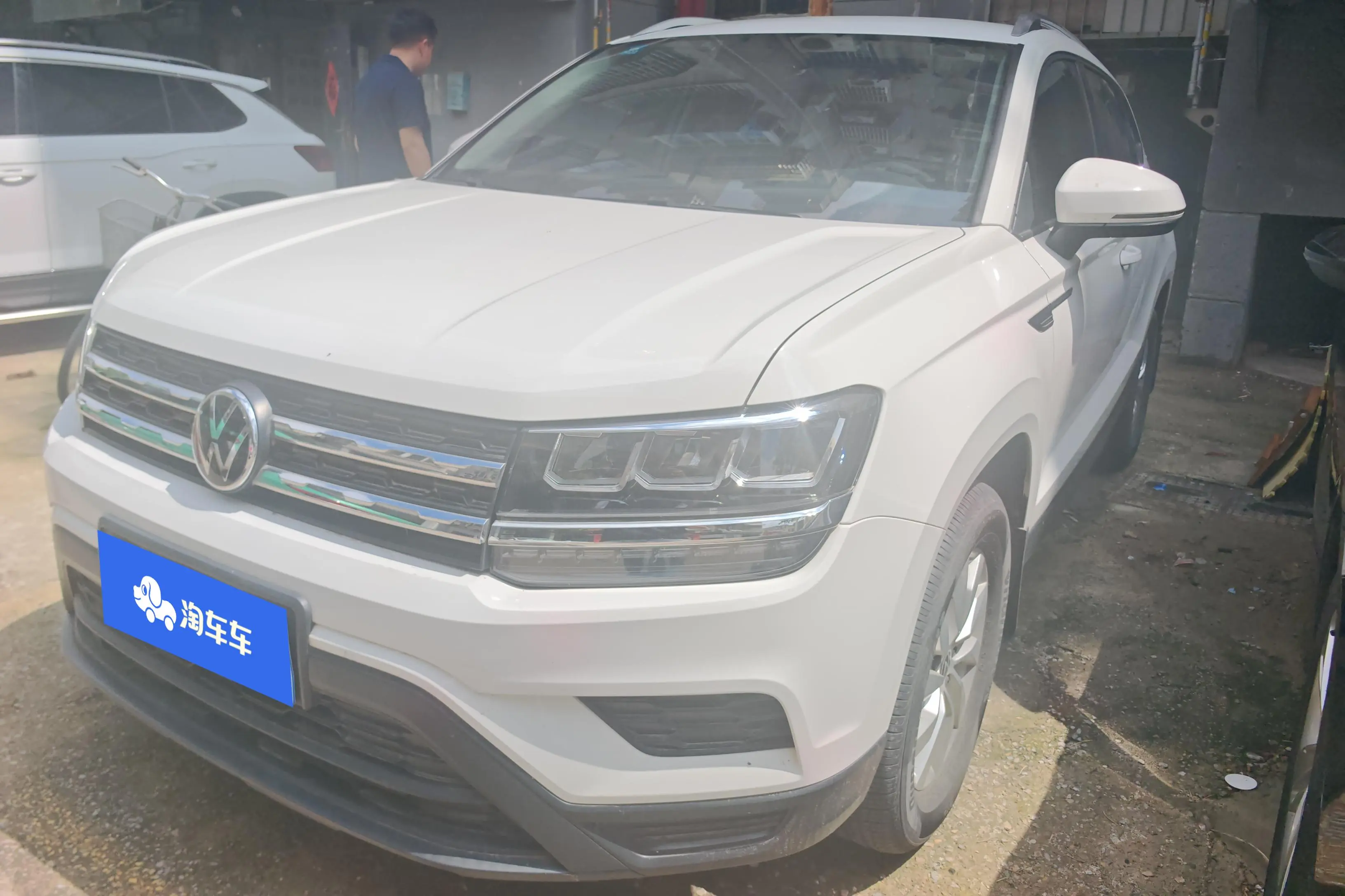 Volkswagen Tharu