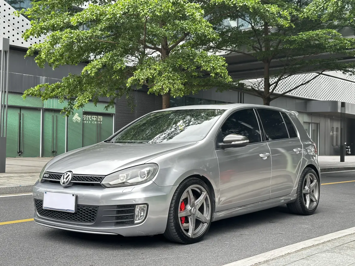 Volkswagen Golf GTI