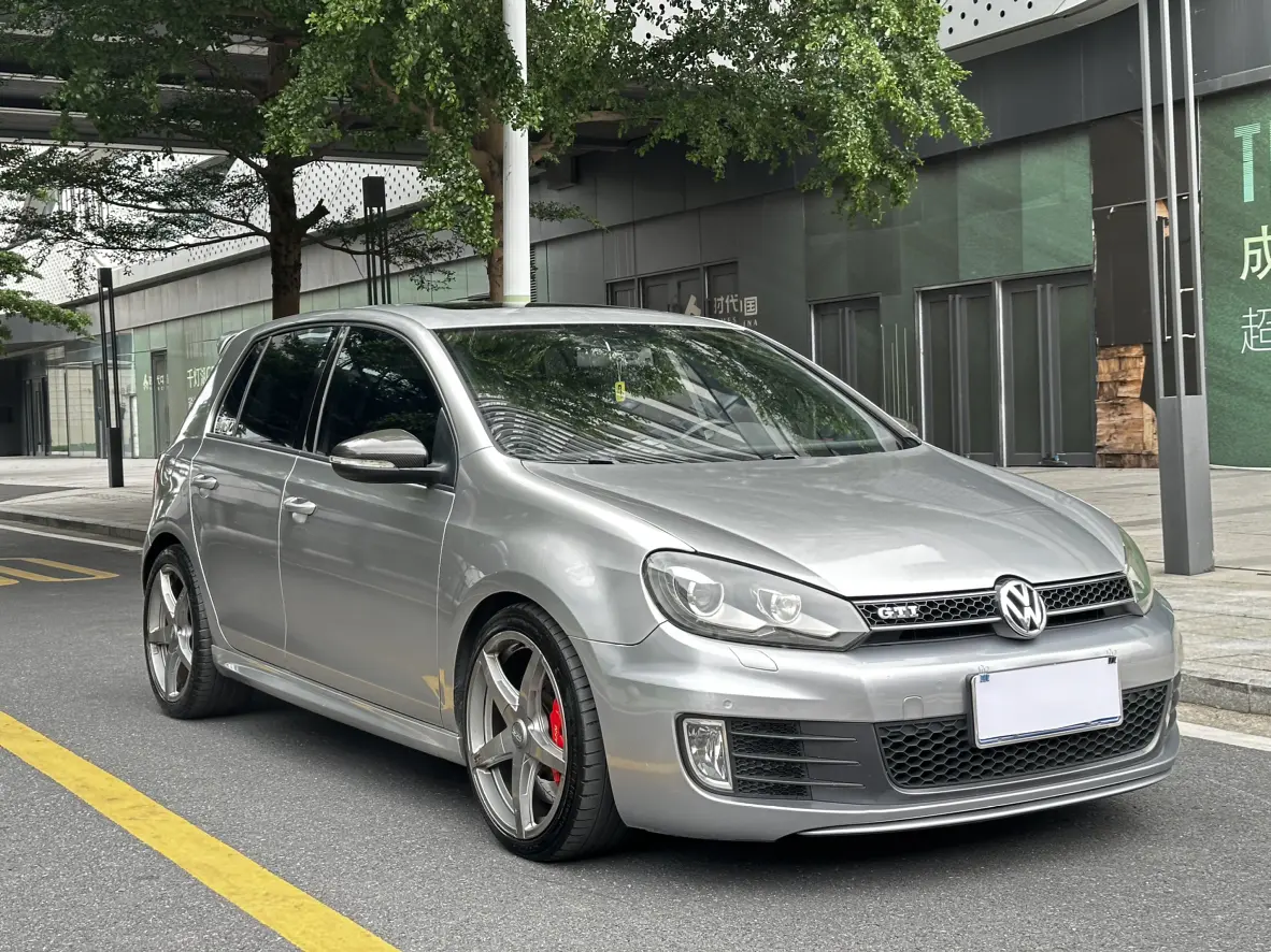 Volkswagen Golf GTI