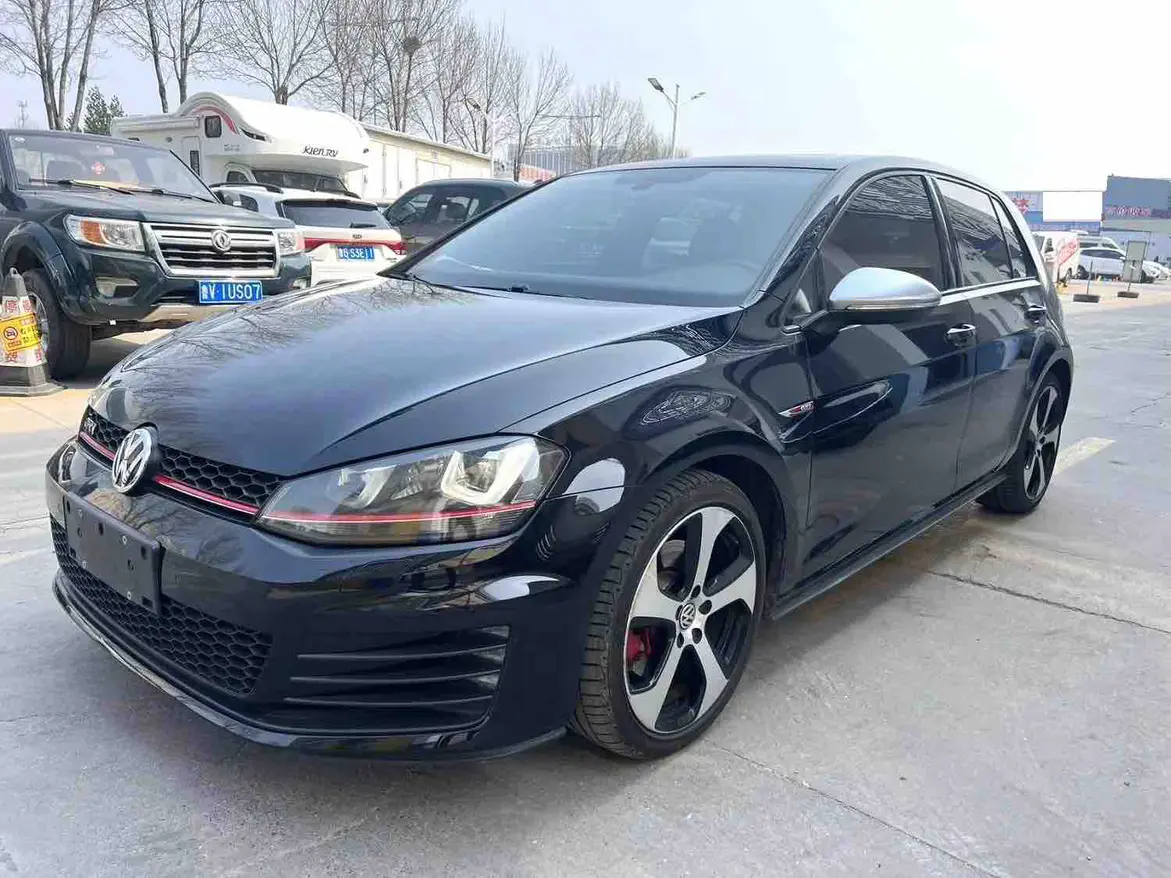 Volkswagen Golf GTI