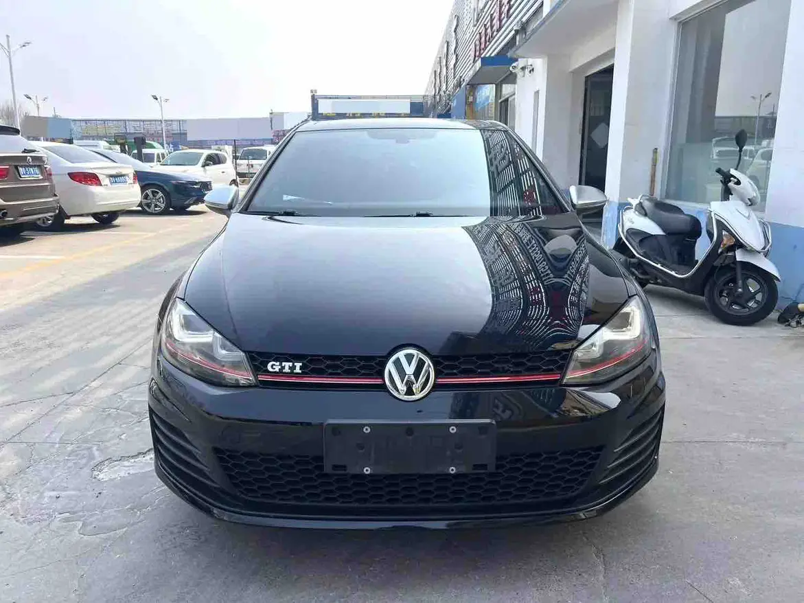Volkswagen Golf GTI