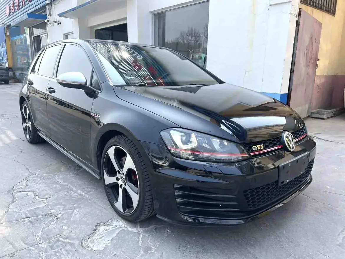 Volkswagen Golf GTI