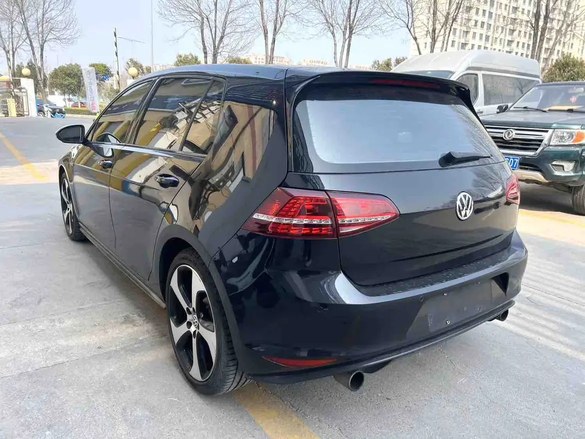 Volkswagen Golf GTI