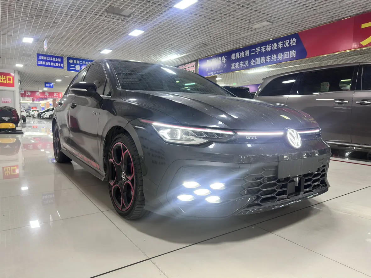 Volkswagen Golf GTI