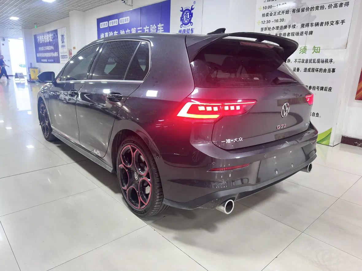 Volkswagen Golf GTI