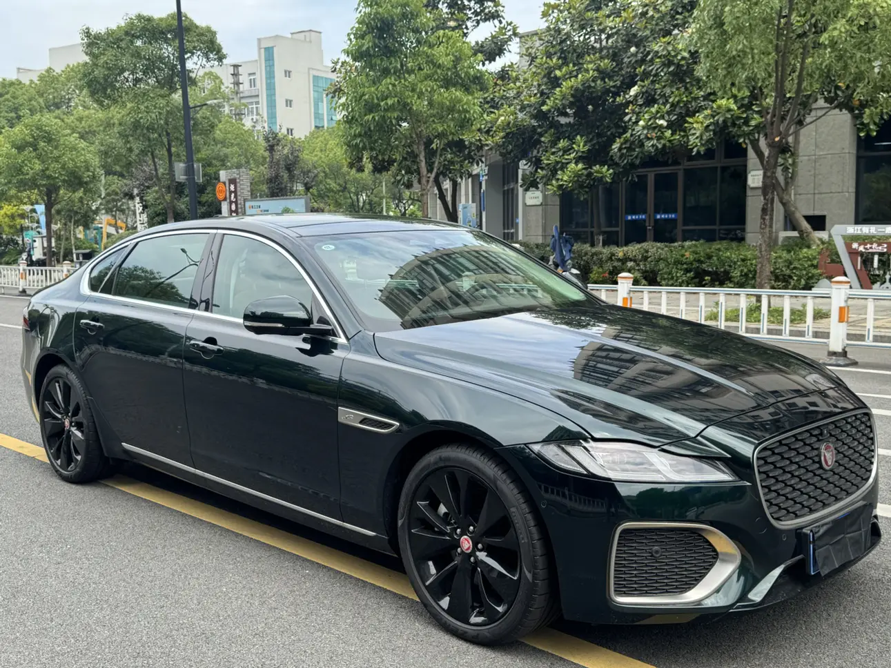 Jaguar XFL