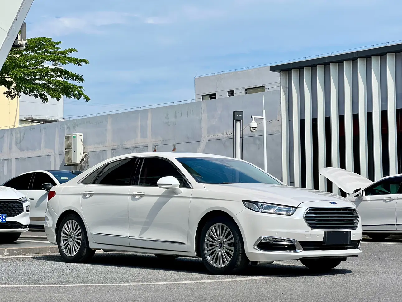 Ford Taurus