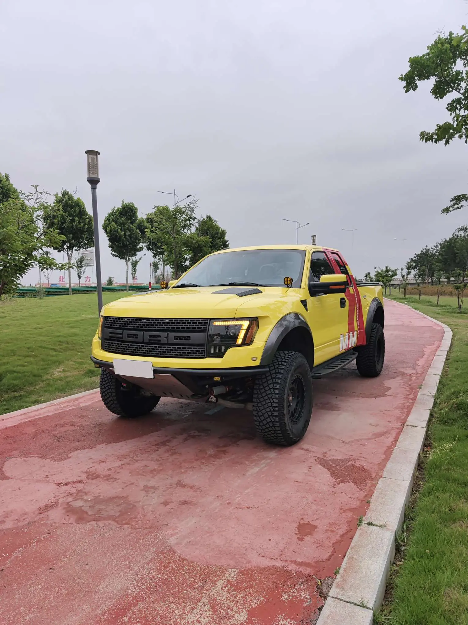 Ford F-150 Raptor