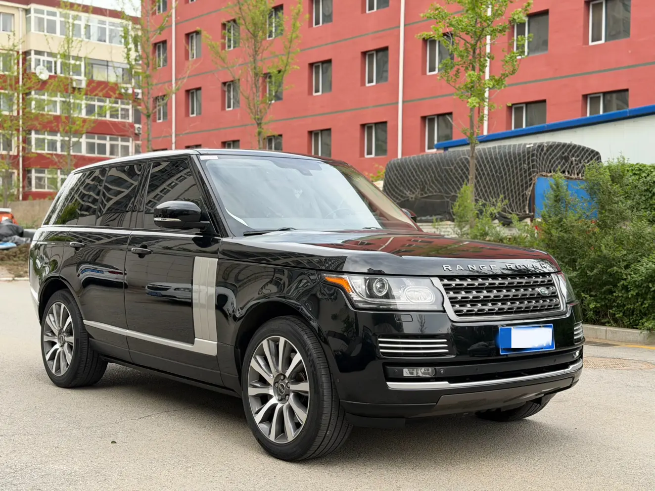 Land Rover range rover