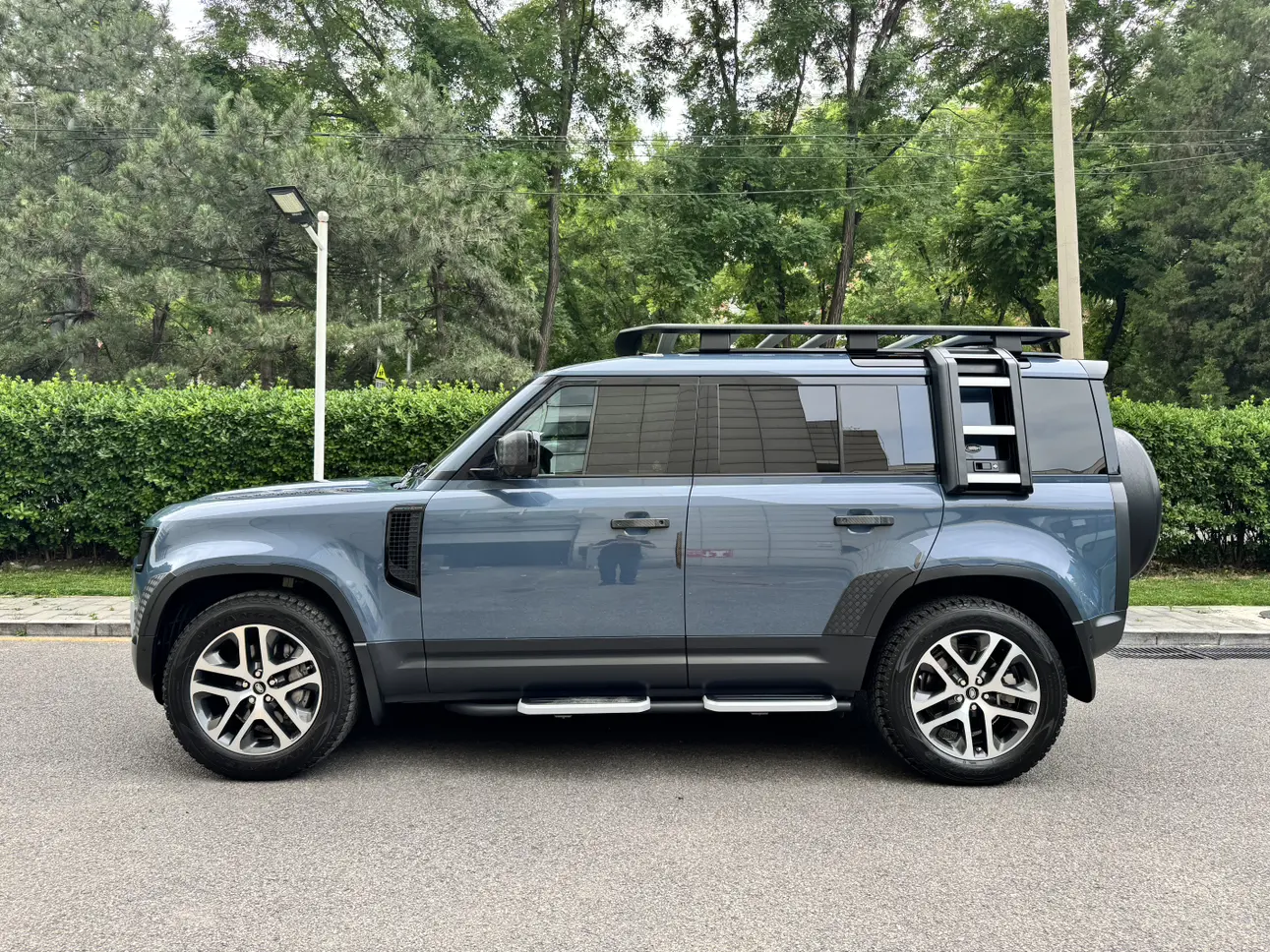 Land Rover Guard