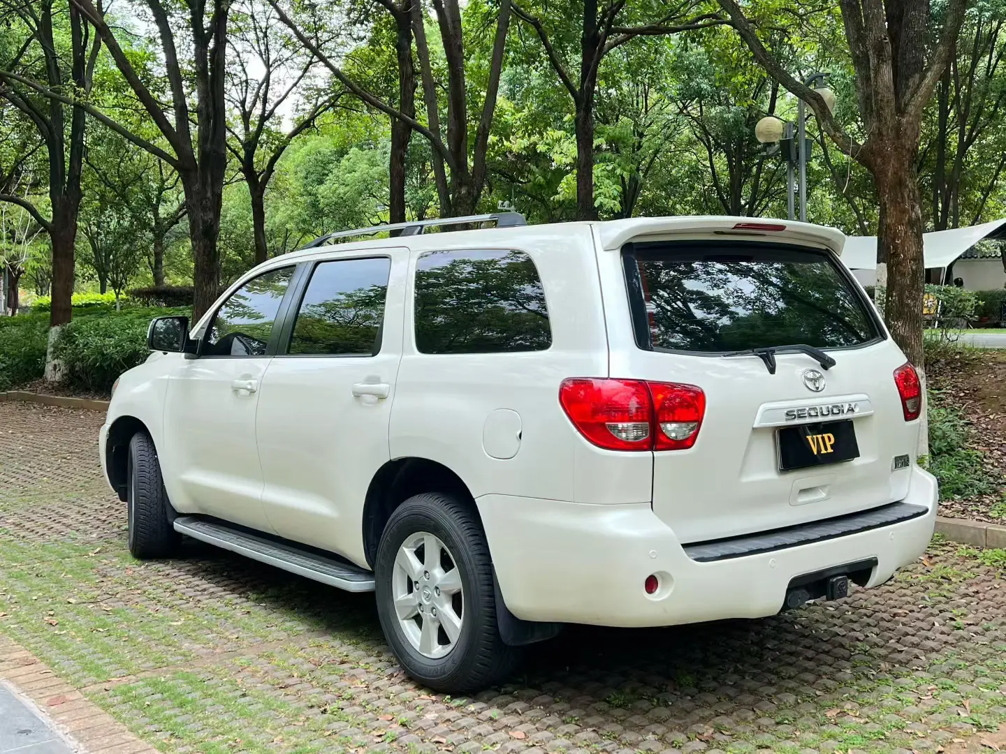 Toyota Sequoia