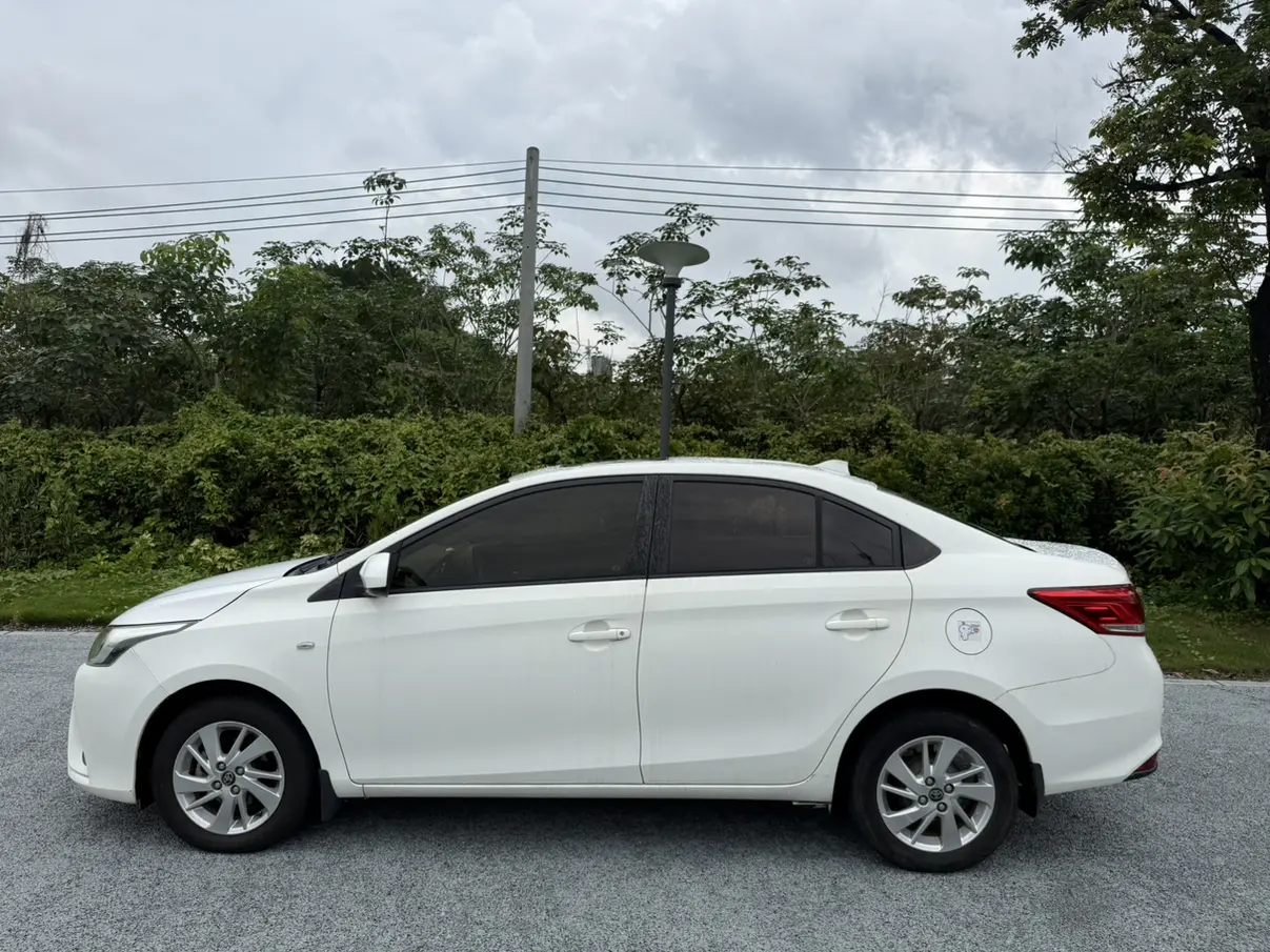 Toyota YARiS L Enjoy