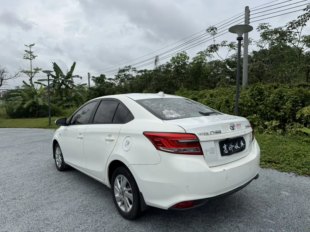 Toyota YARiS L Enjoy