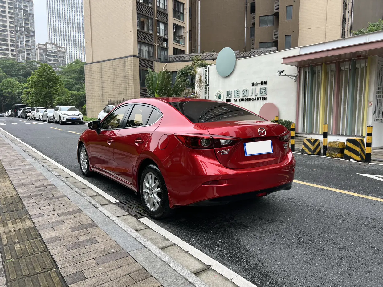 Mazda Axela