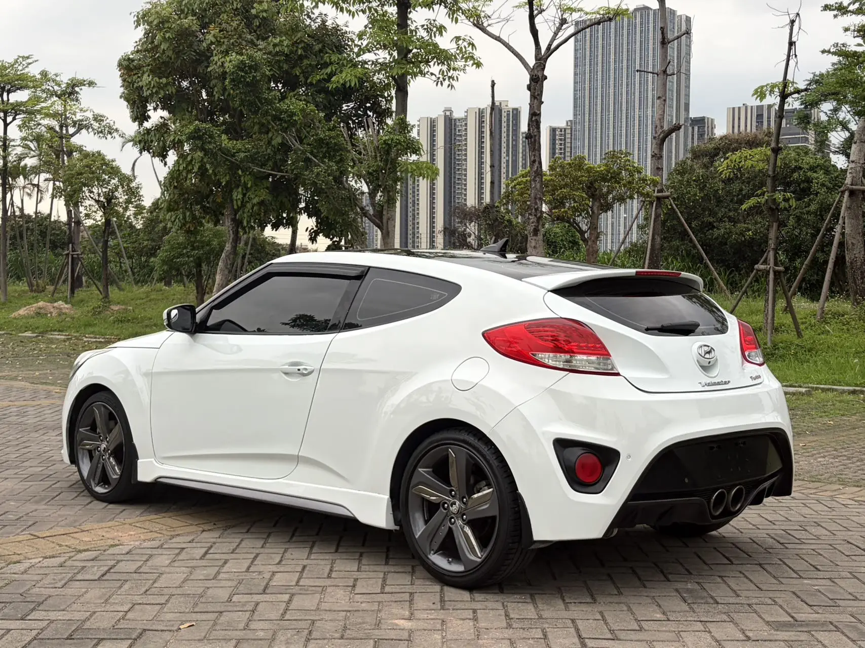 Hyundai Veloster