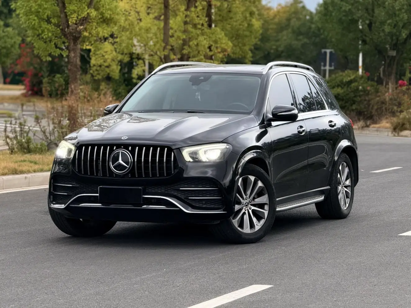 Mercedes-Benz GLE (Imported)