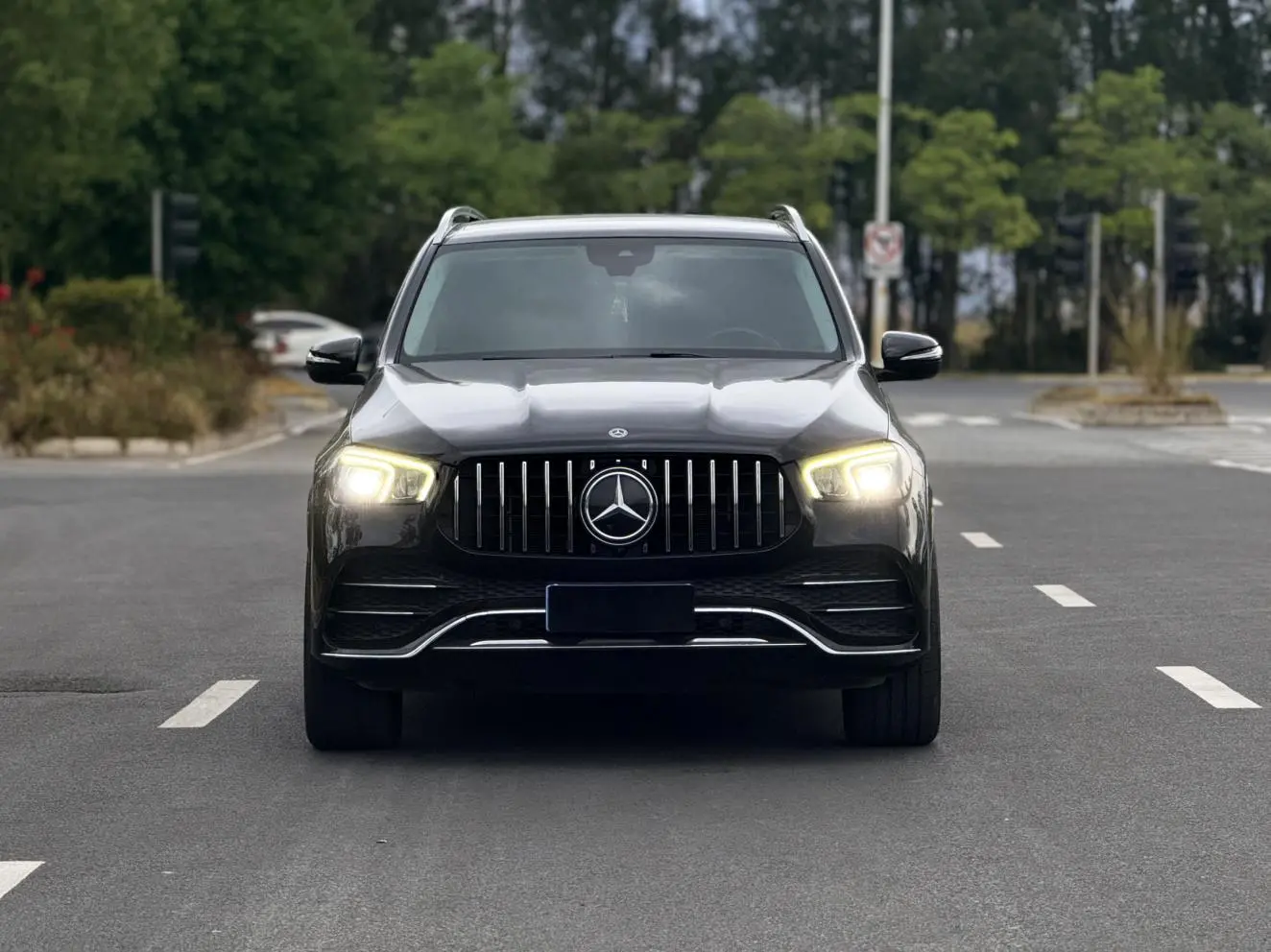 Mercedes-Benz GLE (Imported)
