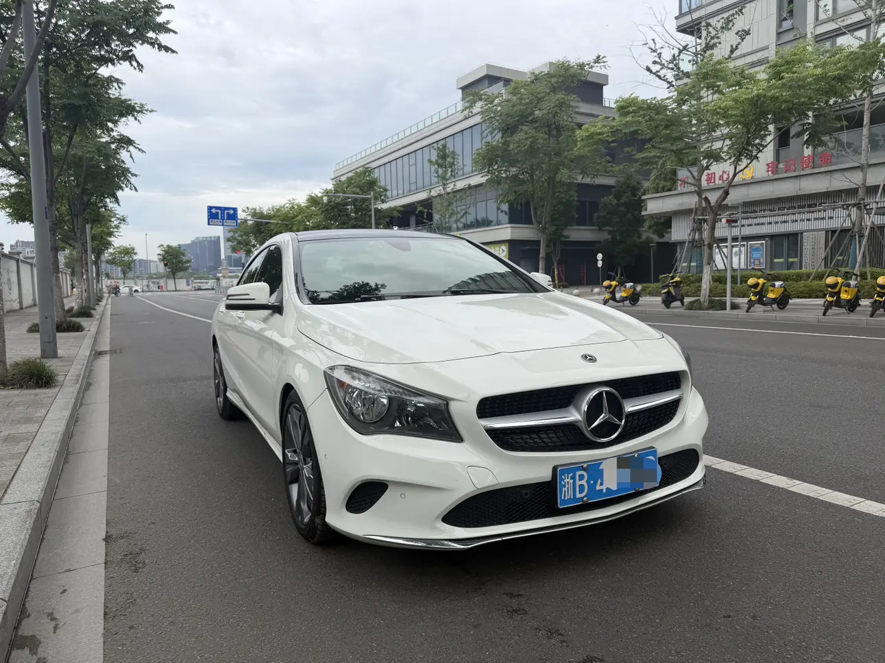 Mercedes-Benz CLA (Imported)