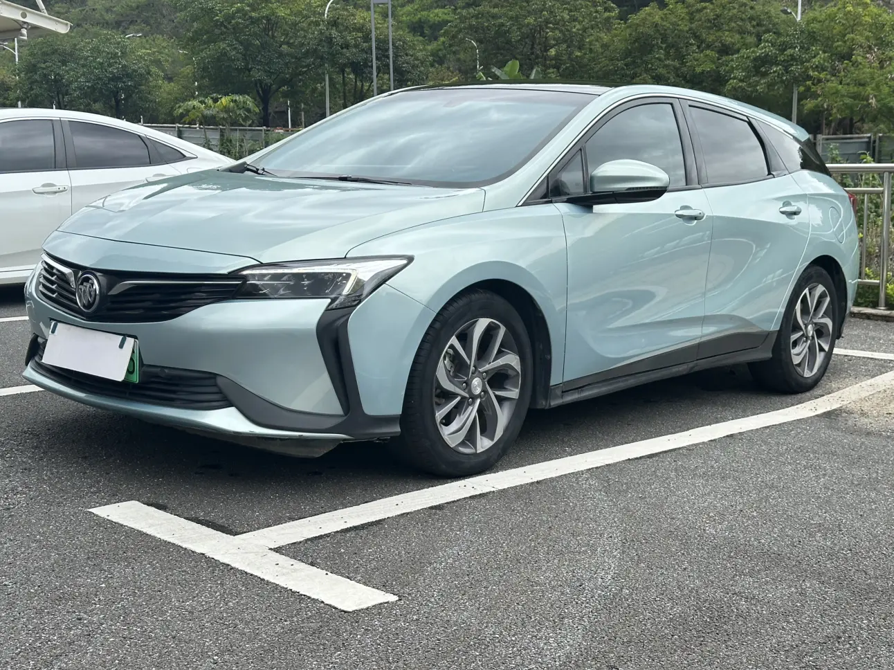 Buick Weilan 6 PHEV