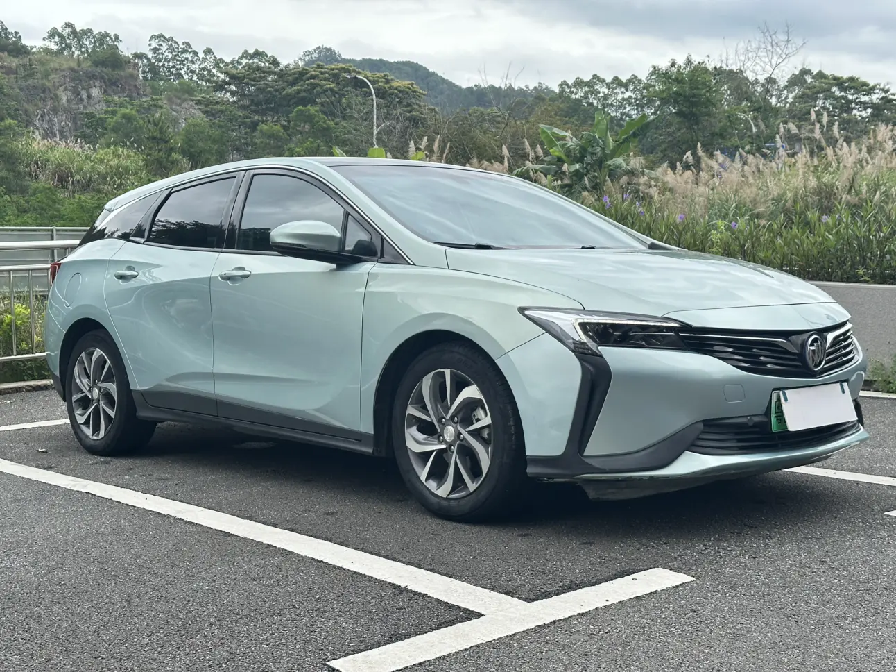 Buick Weilan 6 PHEV