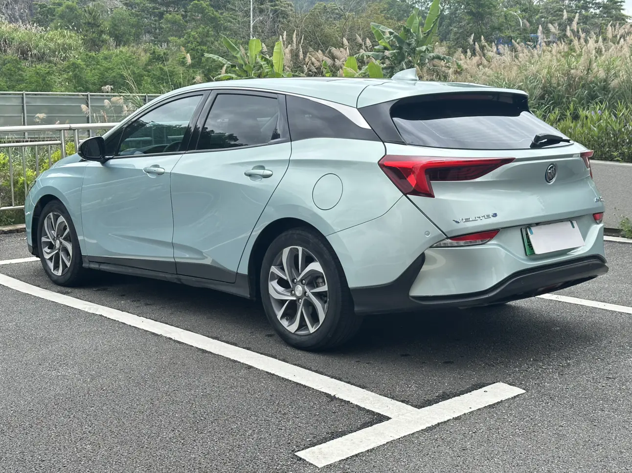 Buick Weilan 6 PHEV