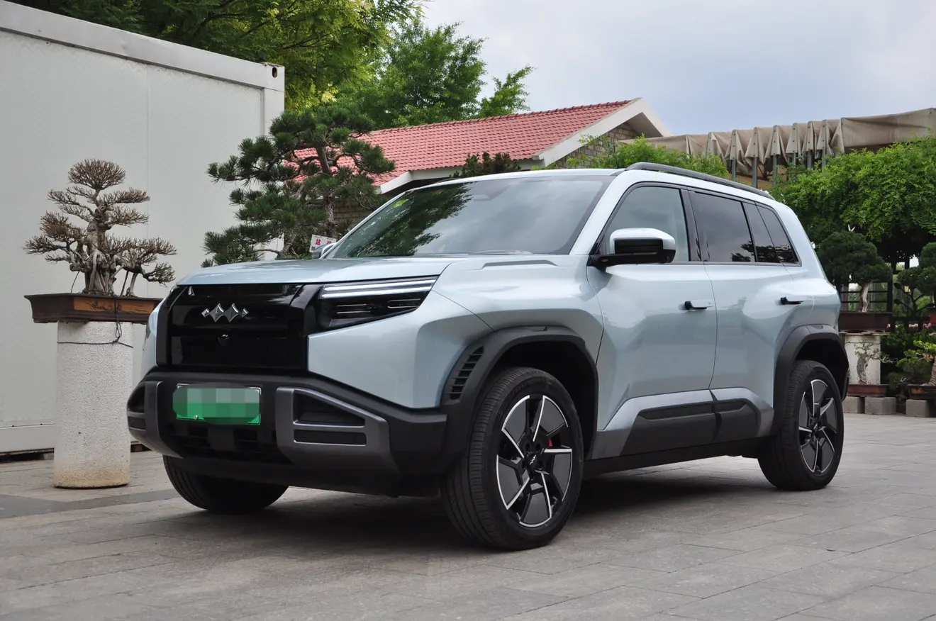 BYD Leopard Titanium 3