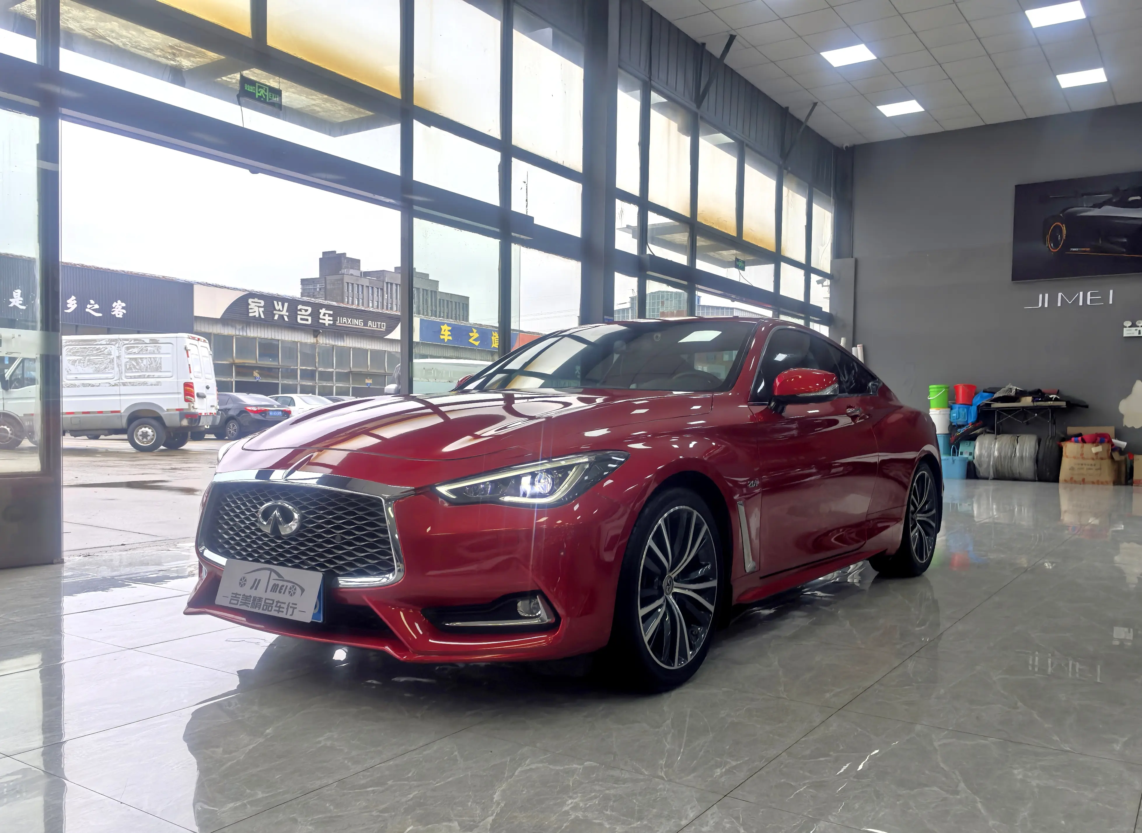 Infiniti Q60