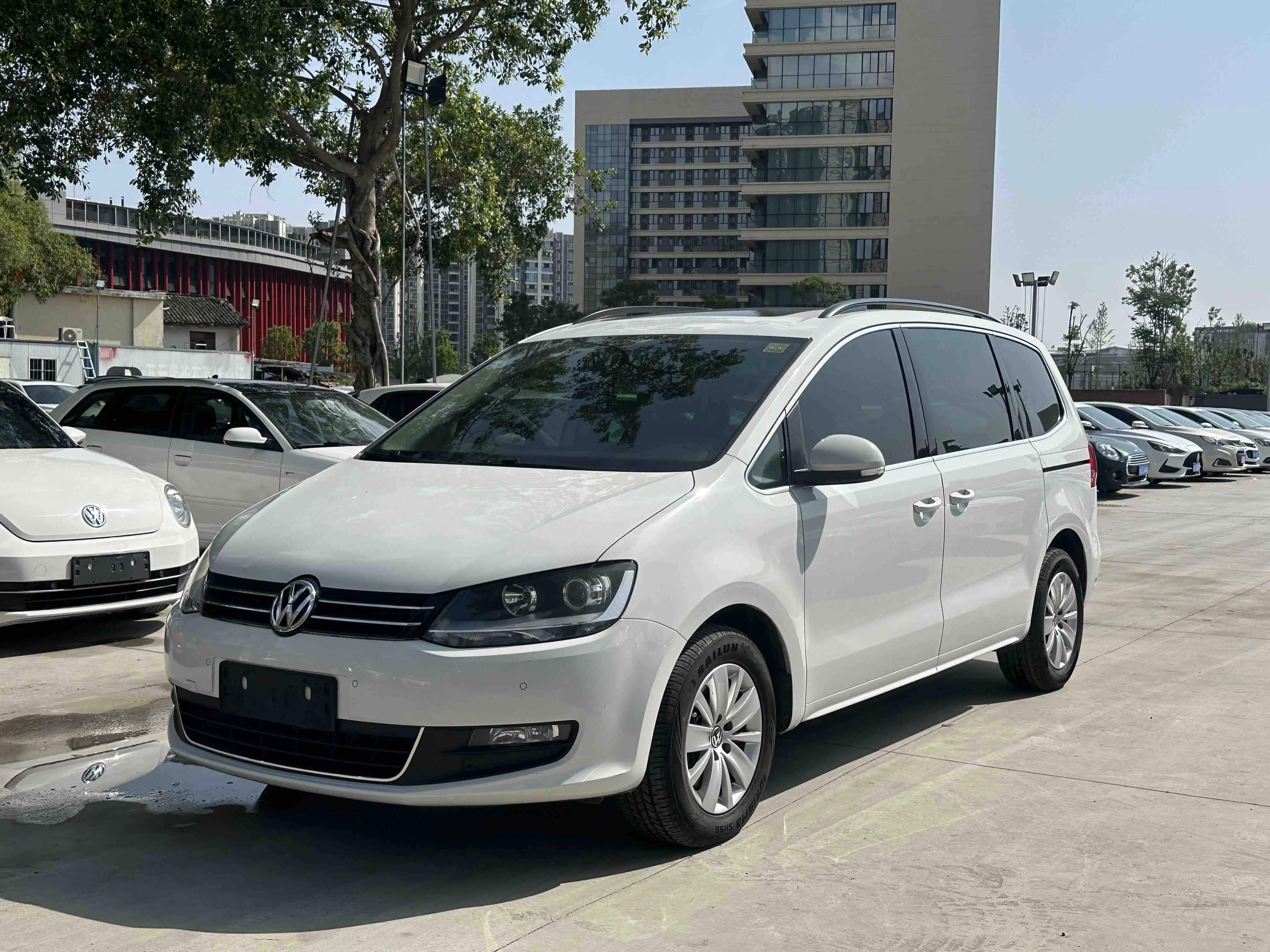 Volkswagen Sharon