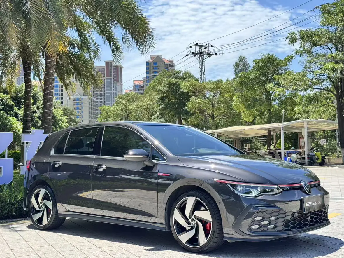 Volkswagen Golf GTI