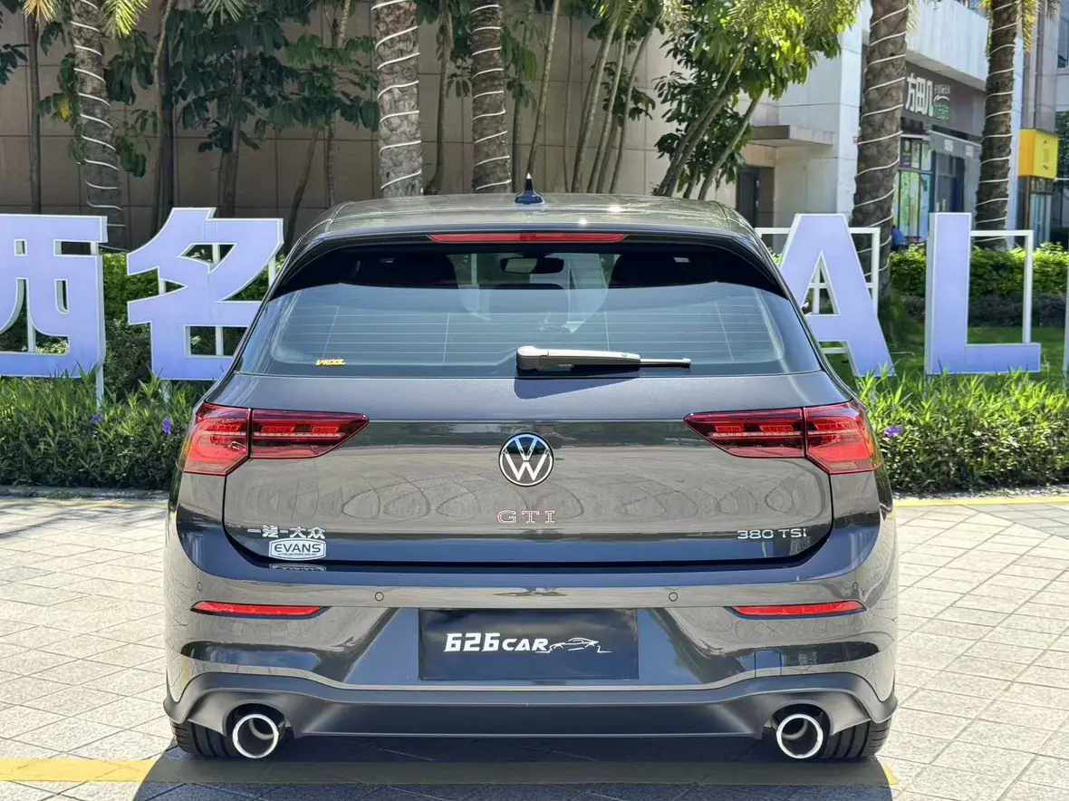 Volkswagen Golf GTI