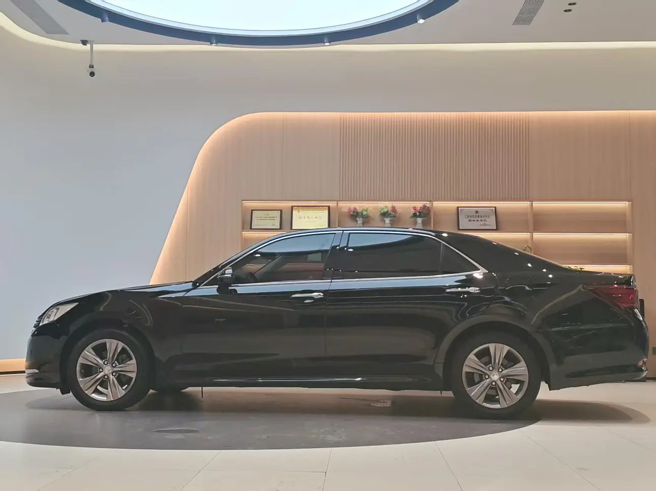 Toyota crown