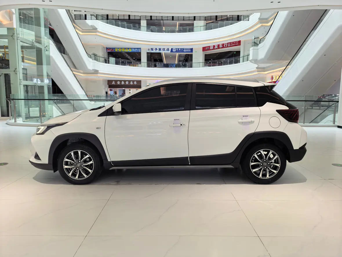 Toyota Yaris L