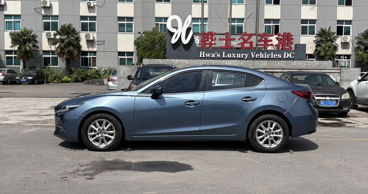 Mazda Axela