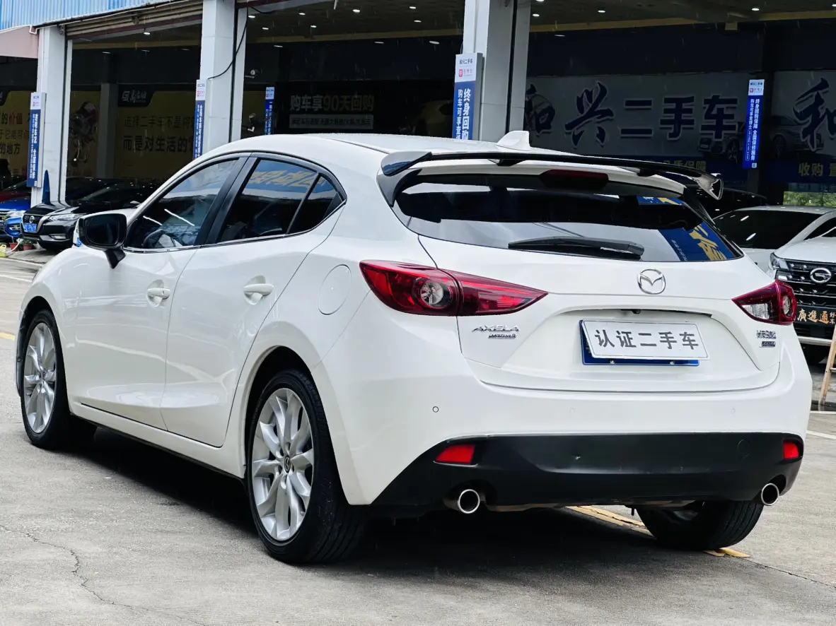 Mazda Axela