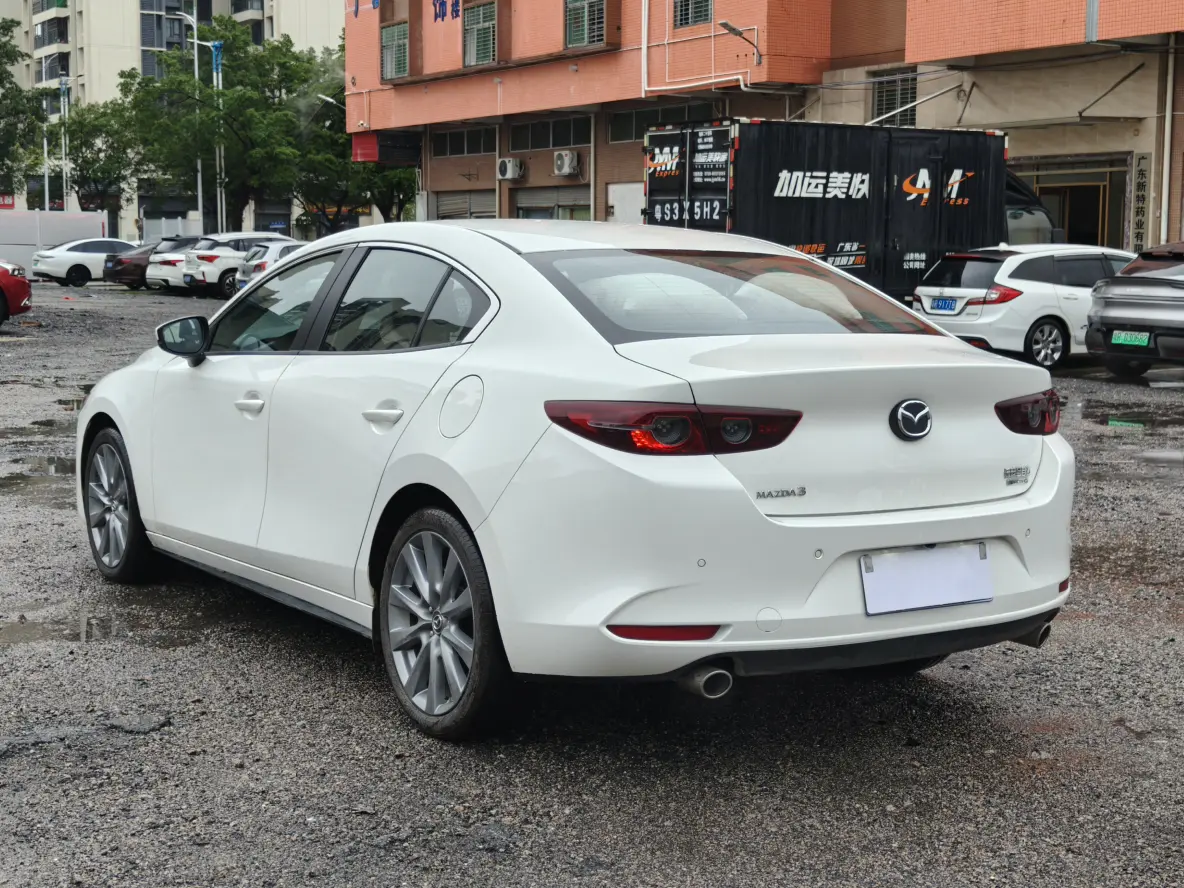 Mazda Axela