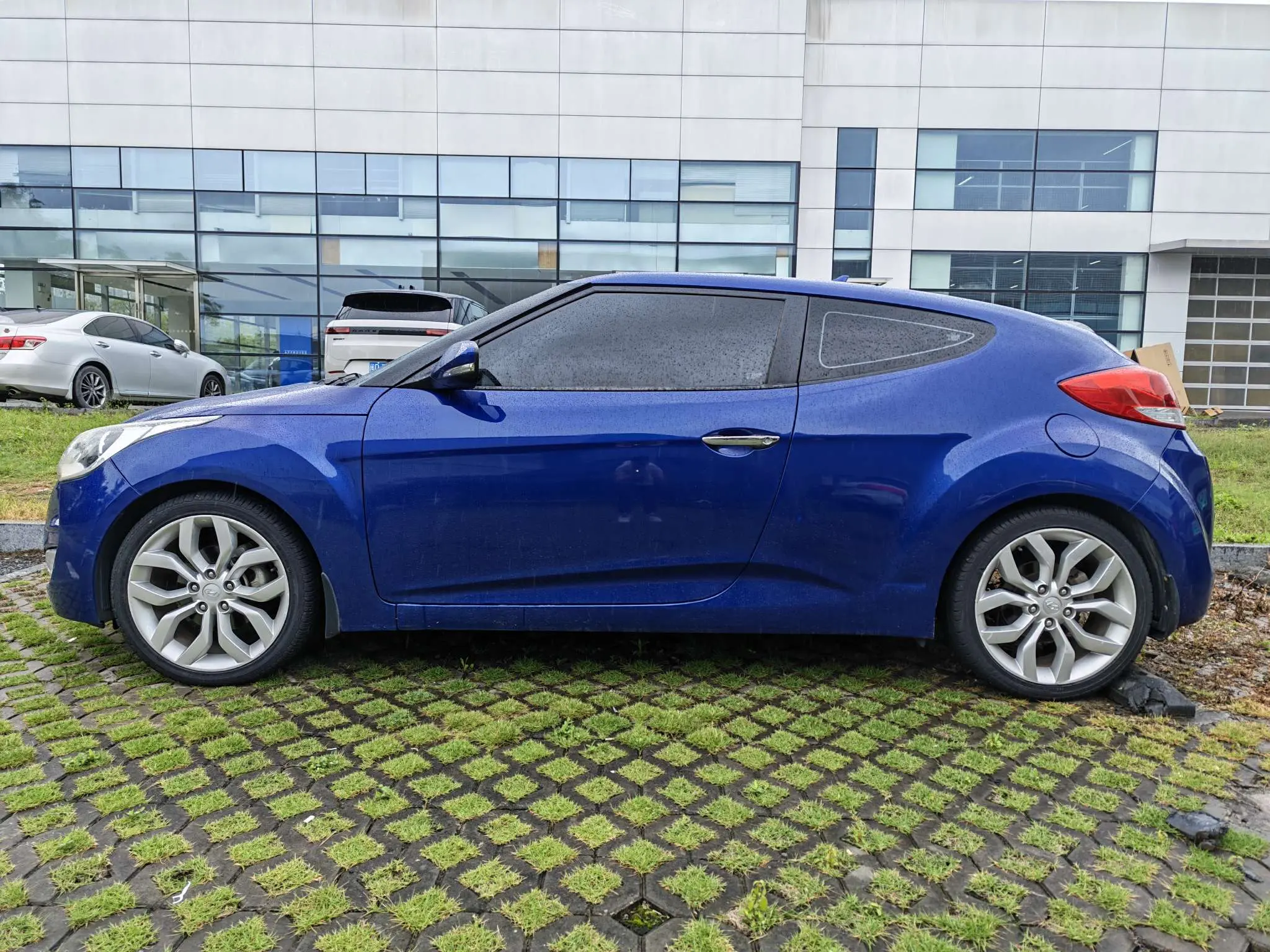 Hyundai Veloster