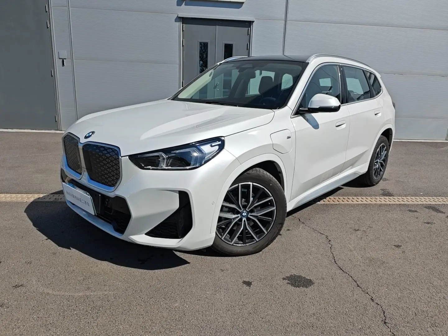 BMW iX1
