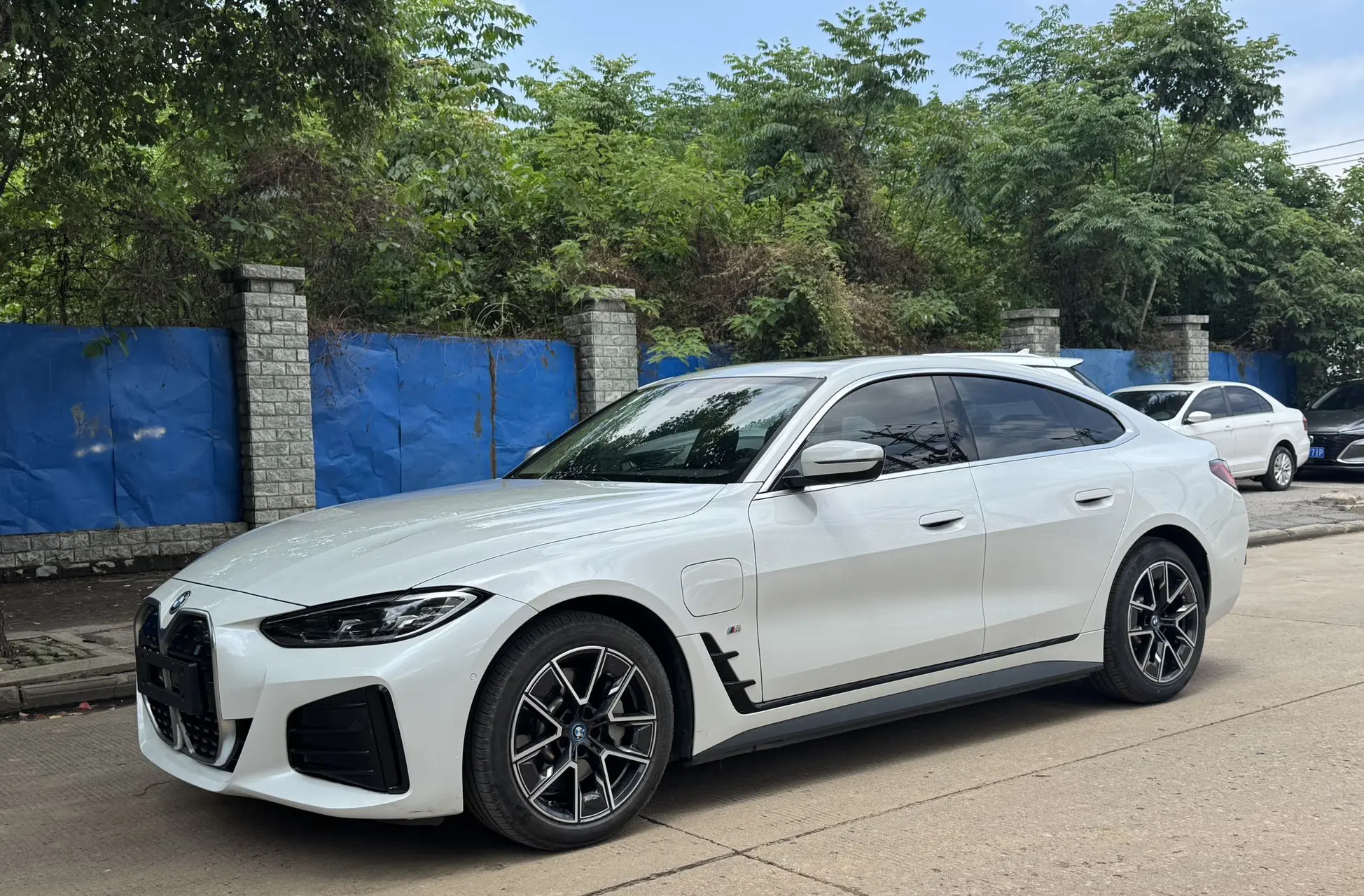 BMW i4