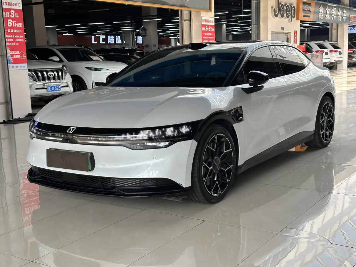 ZEEKR 007