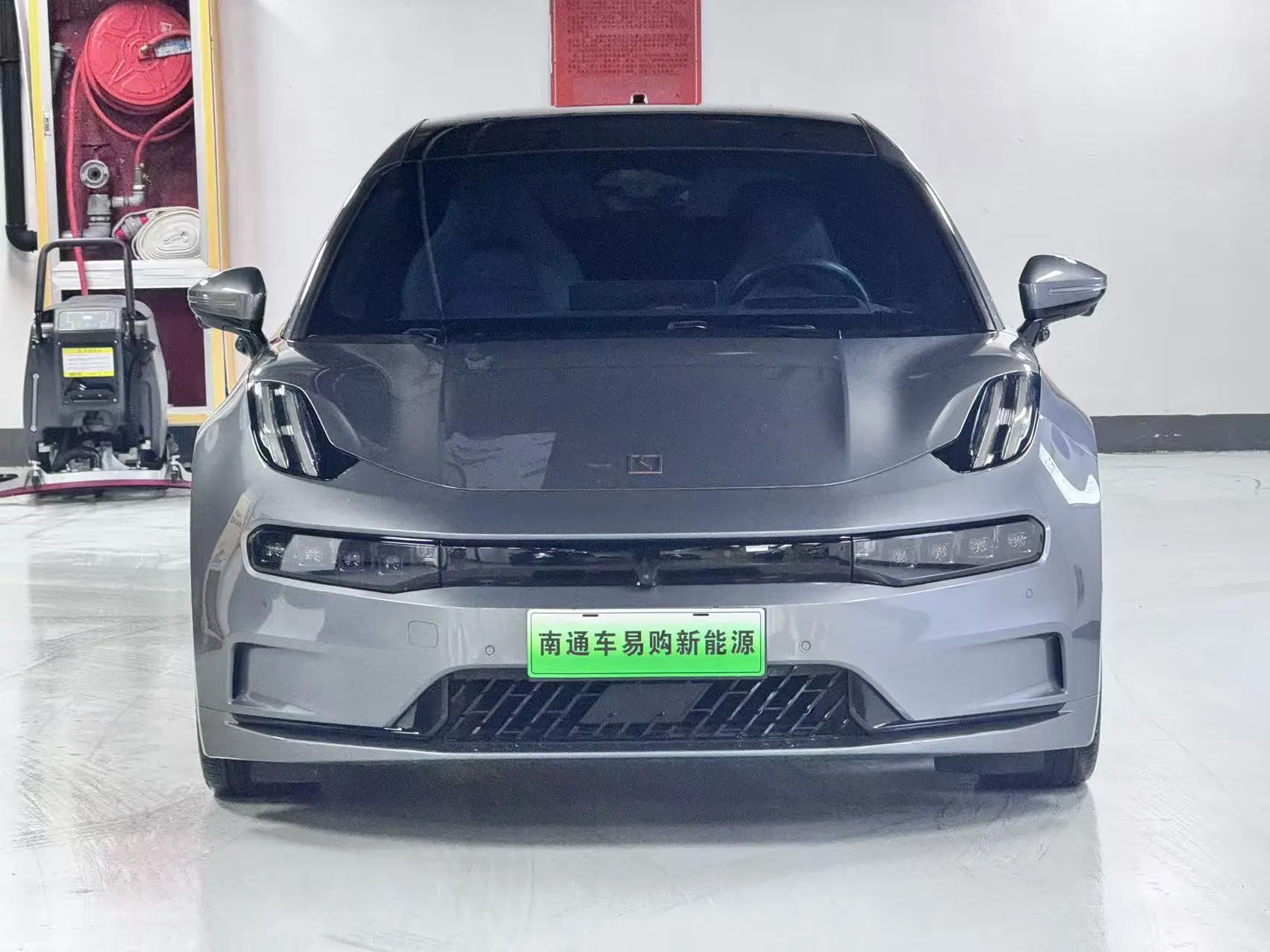 ZEEKR 001
