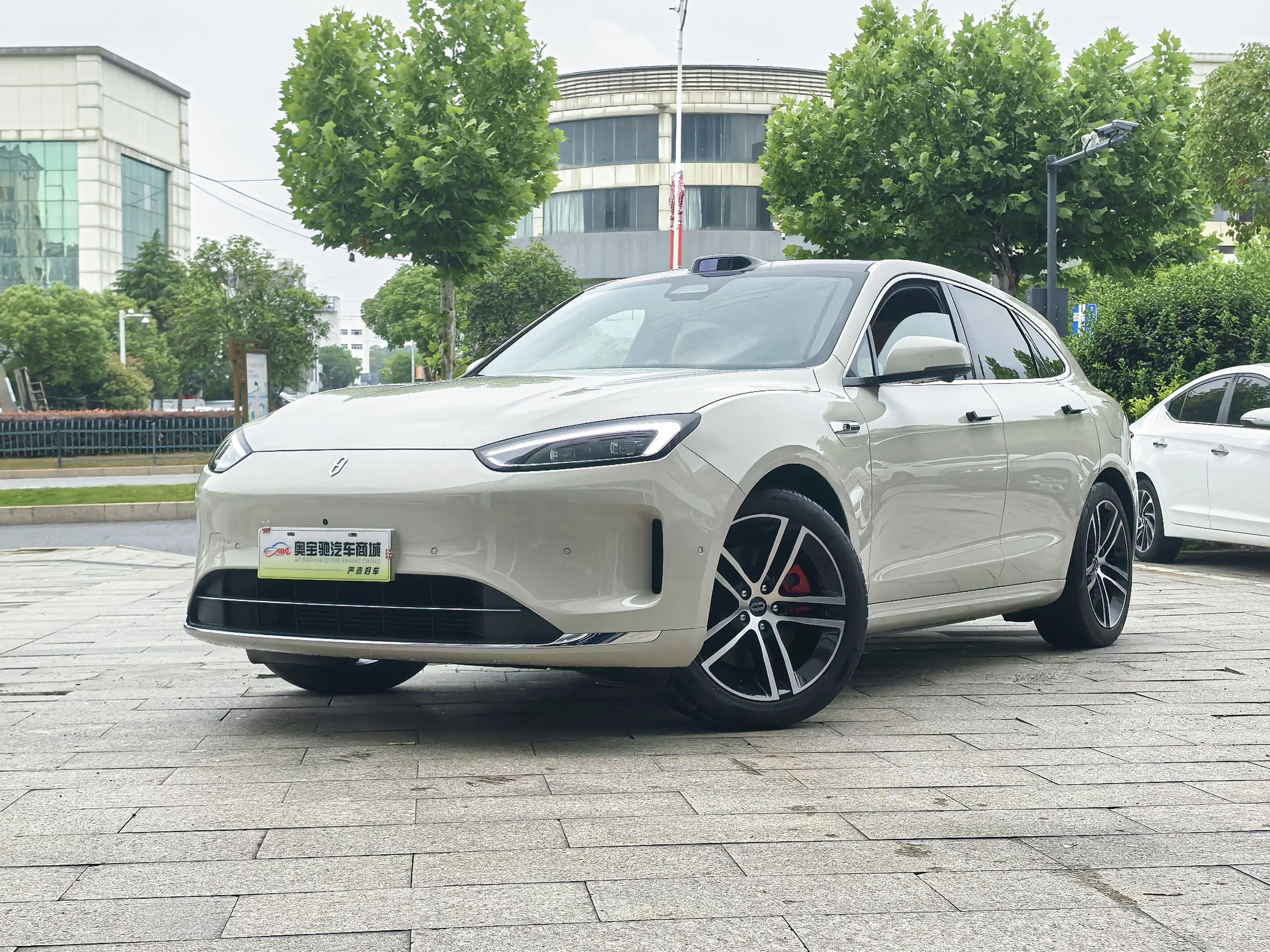 AITO M5
