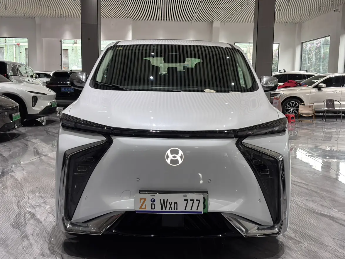 HYCAN Hechuang V09