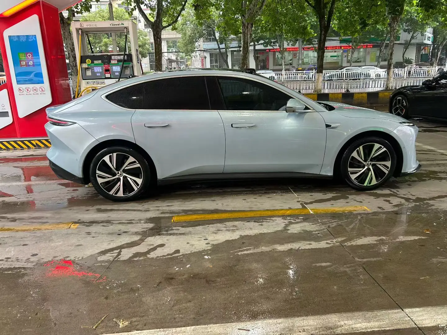 NIO ET5  из Китая