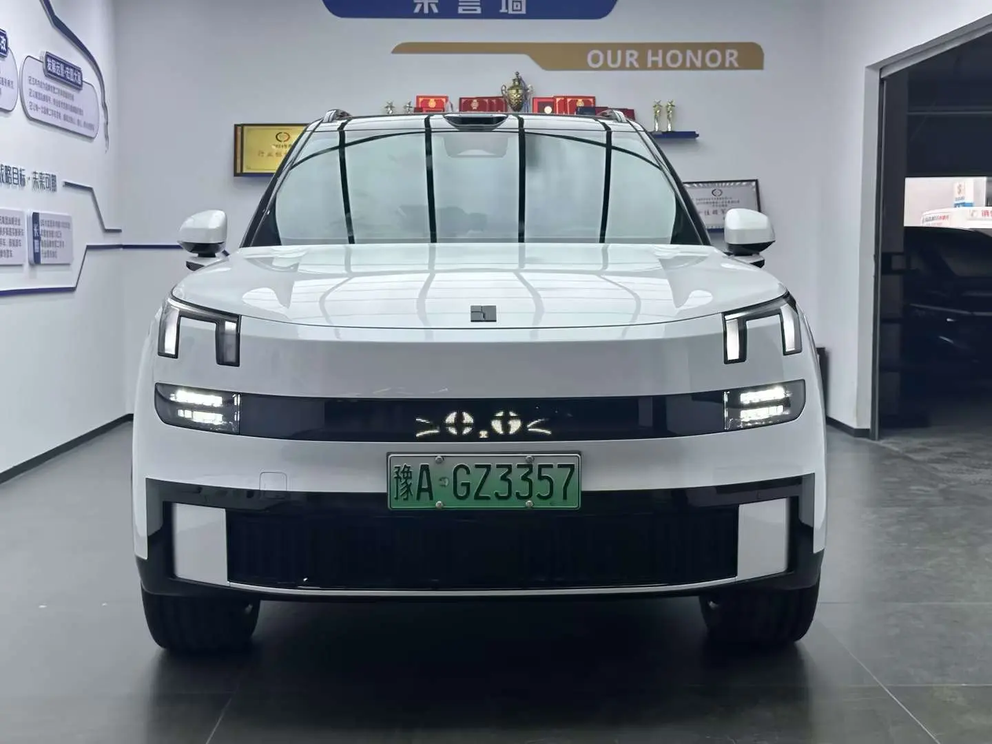 Lynk & Co 900
