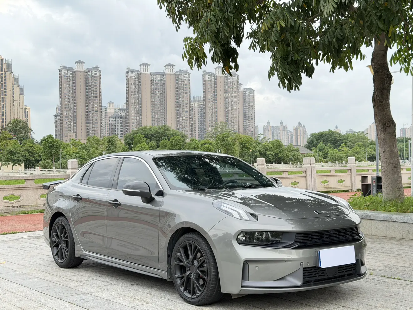 Lynk & Co 03
