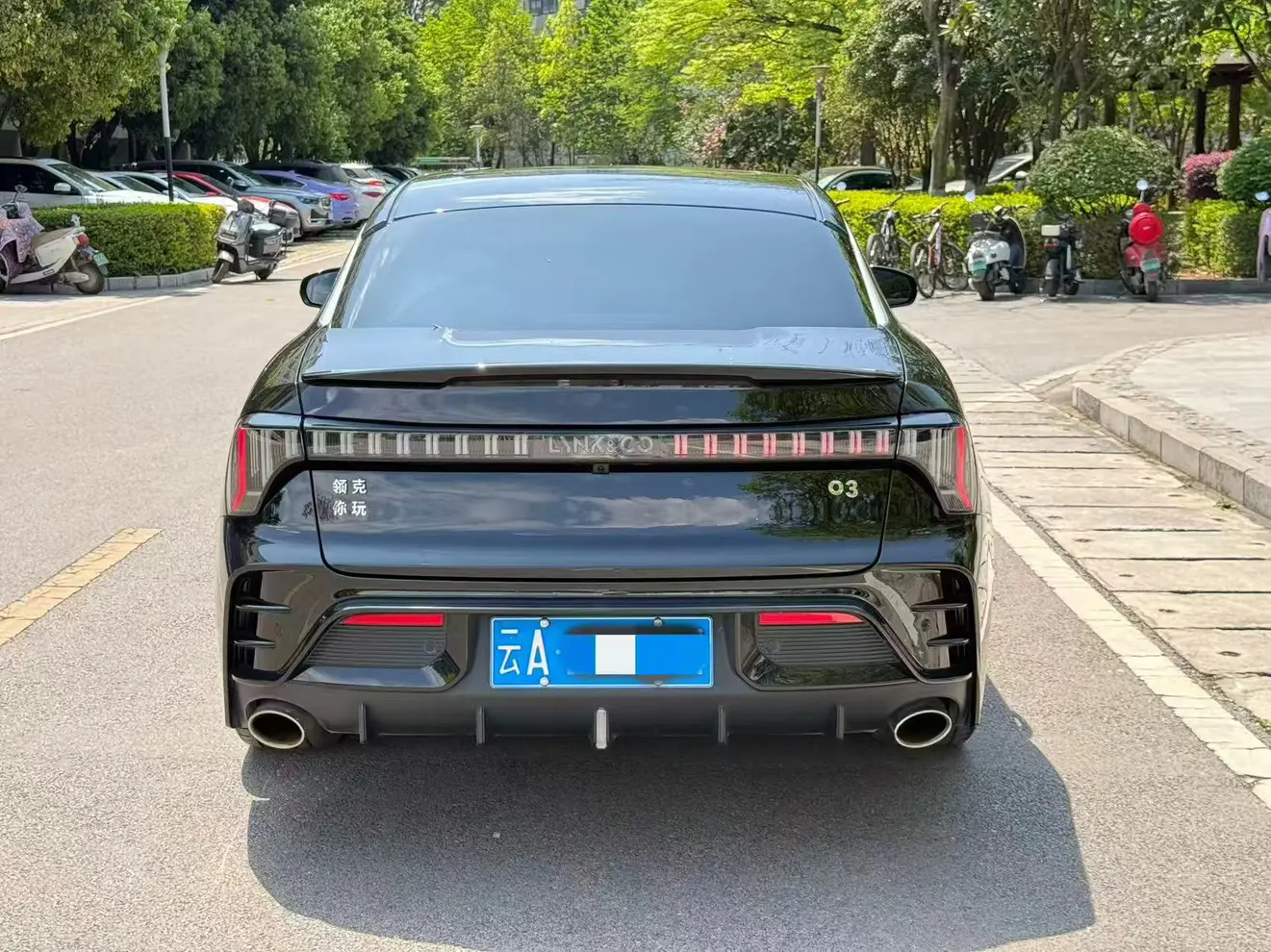 Lynk & Co 03